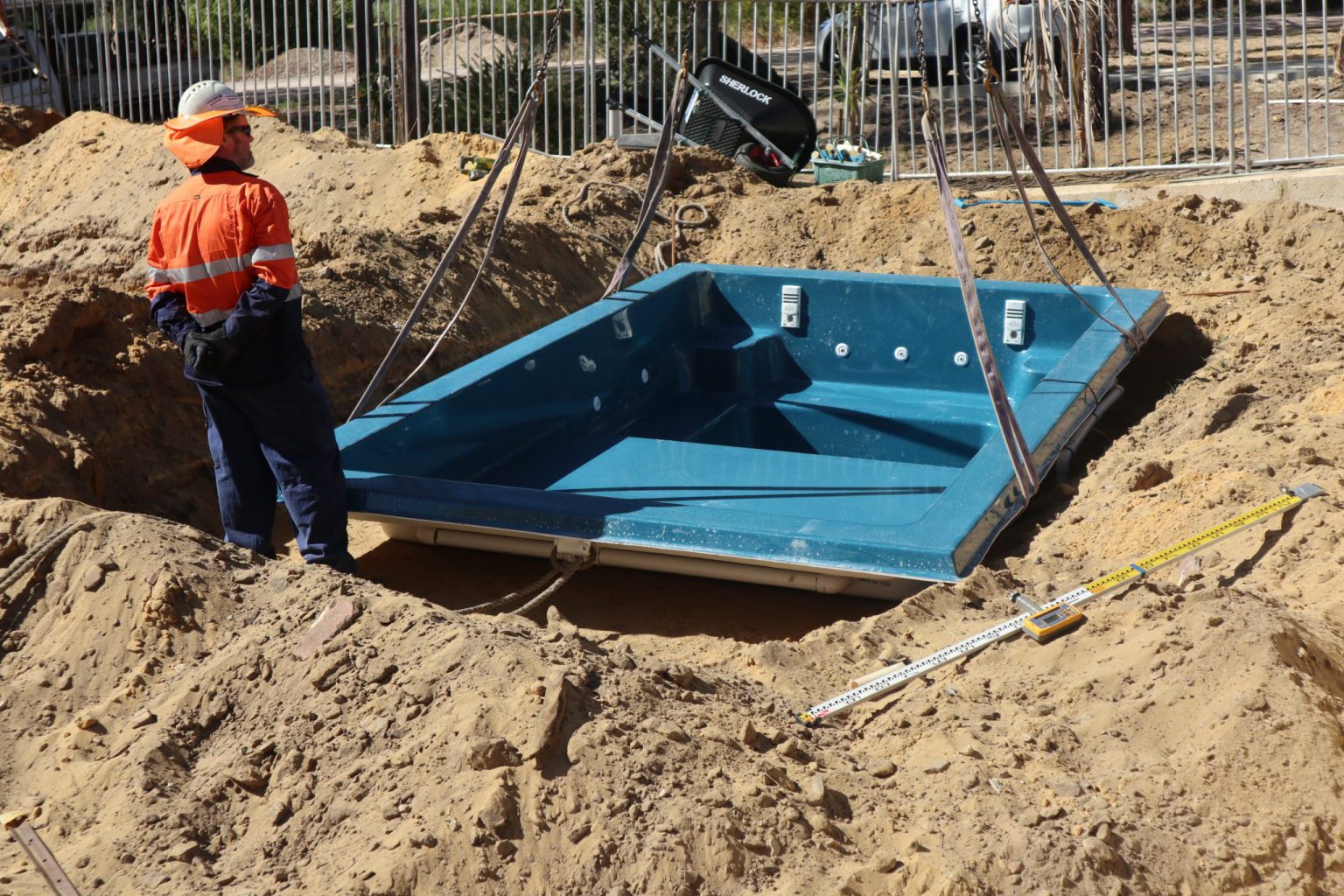 Placing A Fibreglass Pool