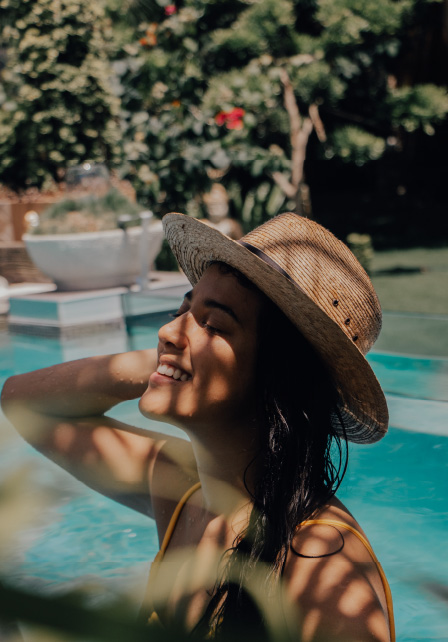 here-are-some-plants-that-look-good-around-your-pool-blogimage2-m