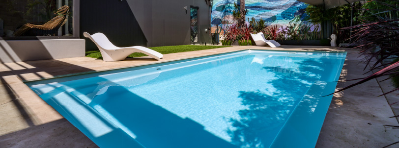 keeping-warm-by-the-pool-in-winter-blogimage1