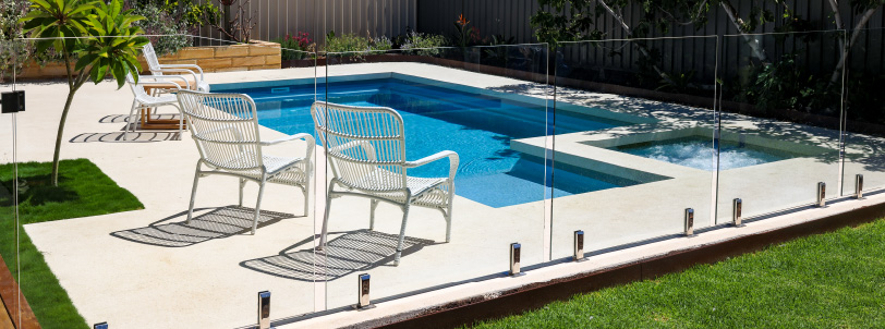 keeping-warm-by-the-pool-in-winter-blogimage2