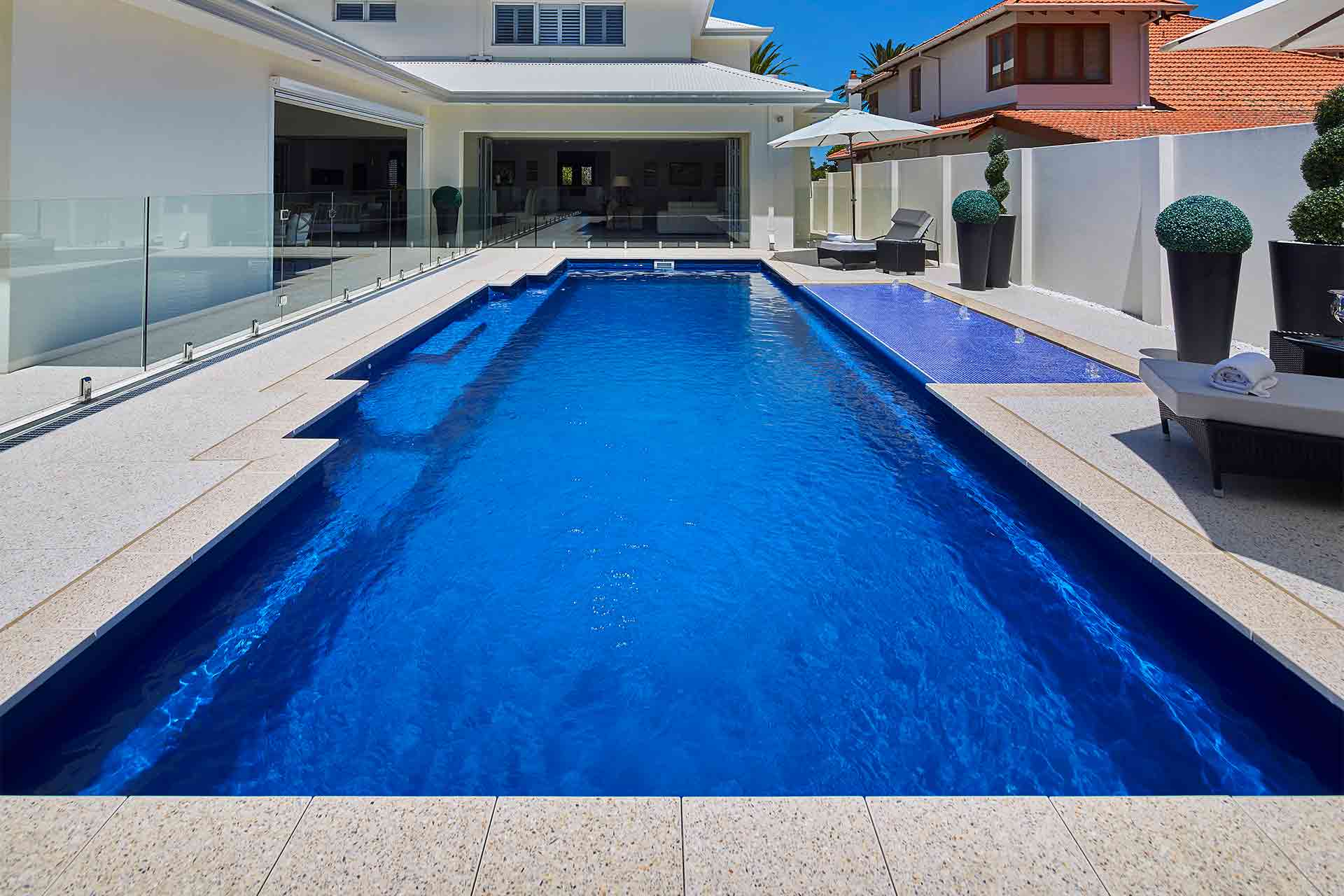 monaco-pool-in-winter