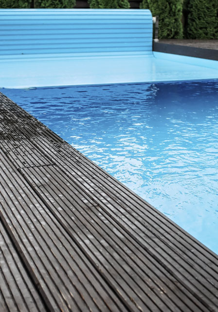 swimming-pool-cleaning-and-care-tips-for-beginners-blogimage1-m